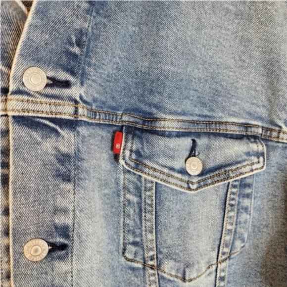 ❤️ Levi's Denim Trucker Jacket - Picture 4 of 8